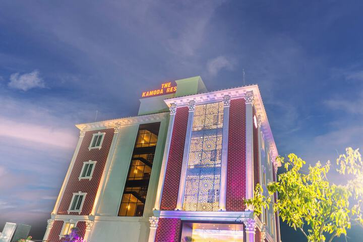 Hero Image 1 of 20
