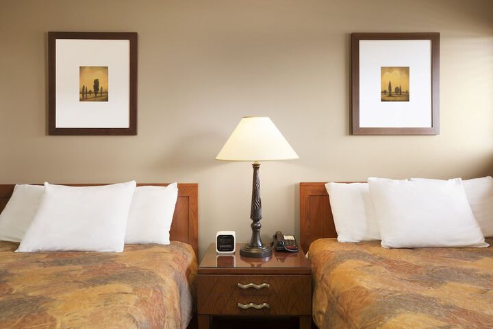 Room 11 of 28