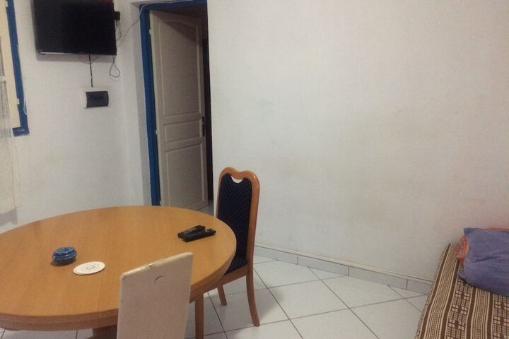 Room 16 of 40