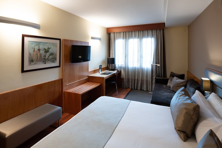 Room 40 of 74