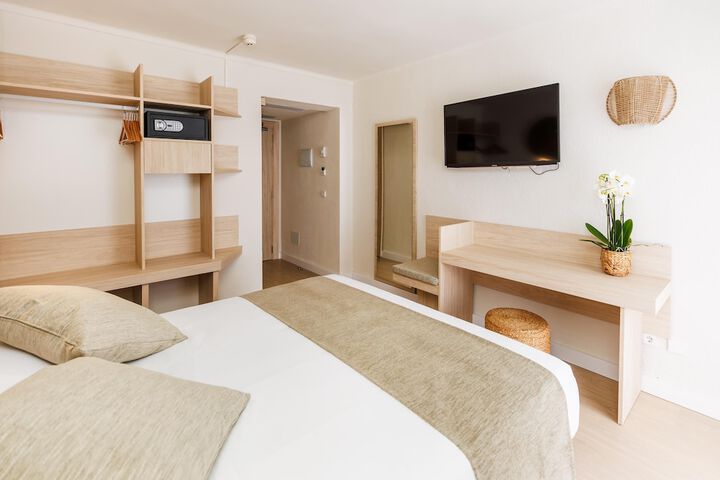 Room 53 of 149