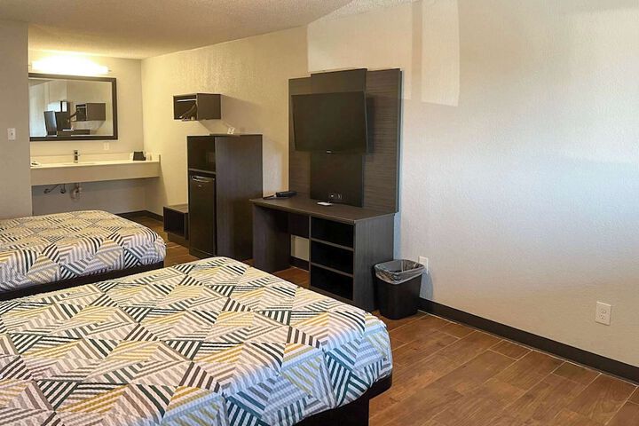 Room 15 of 23