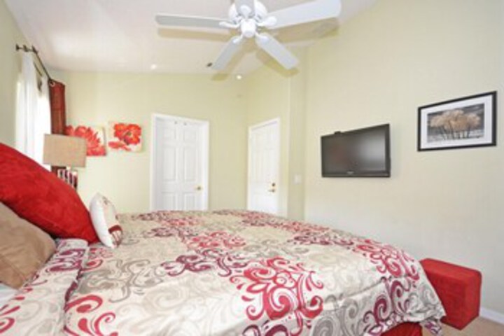Room 28 of 34