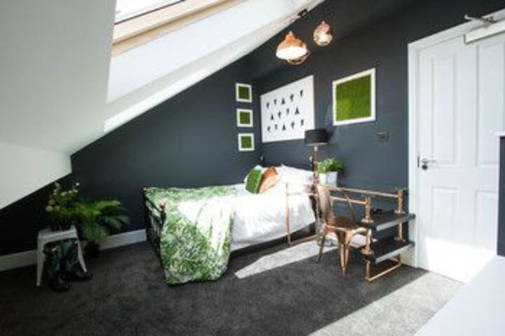 Room 5 of 19