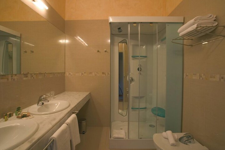Room 7 of 22