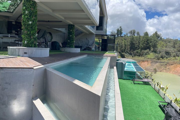 Pool 58 of 87