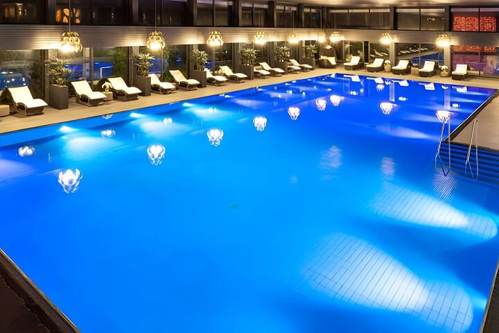 Pool 43 of 94