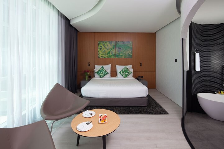 Room 13 of 46