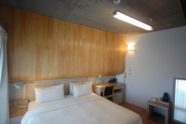 Room 11 of 82