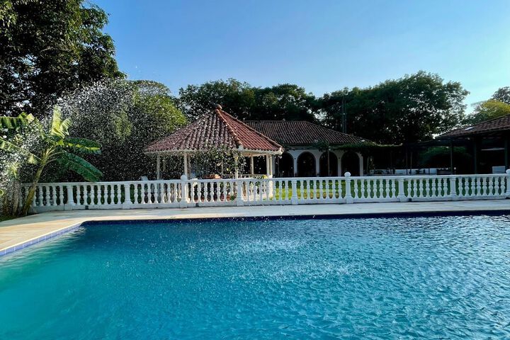 Pool 6 of 8
