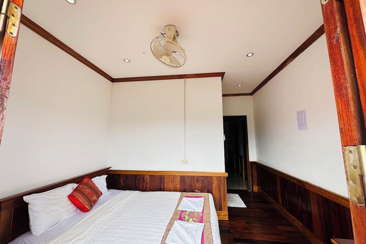 Room 129 of 149