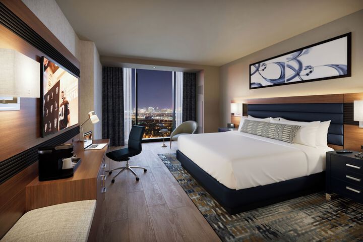 Room 9 of 34