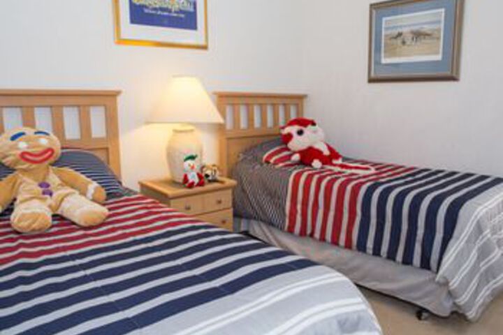 Room 4 of 15