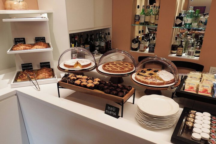 Breakfast/Coffee Service 59 of 83
