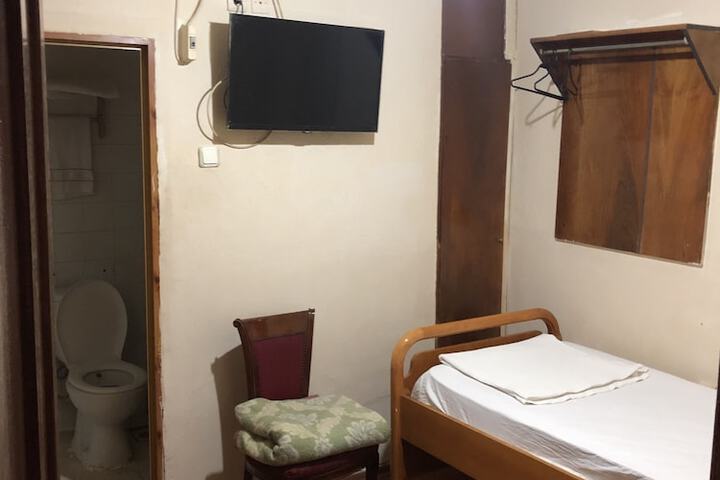 Room 2 of 6