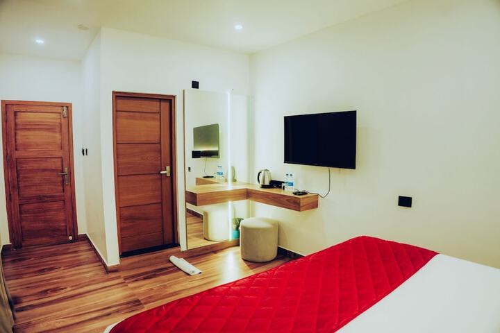 Room 5 of 19