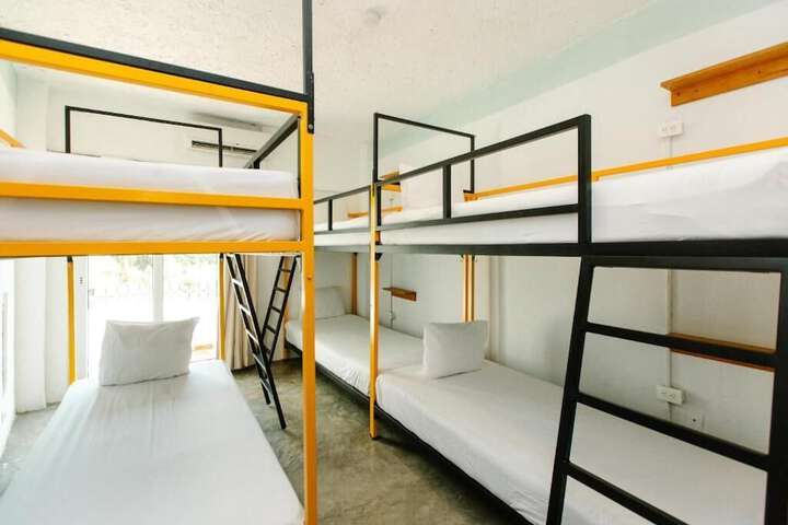 Room 25 of 68