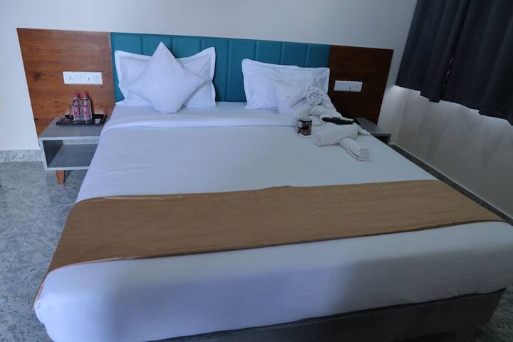Room 3 of 6