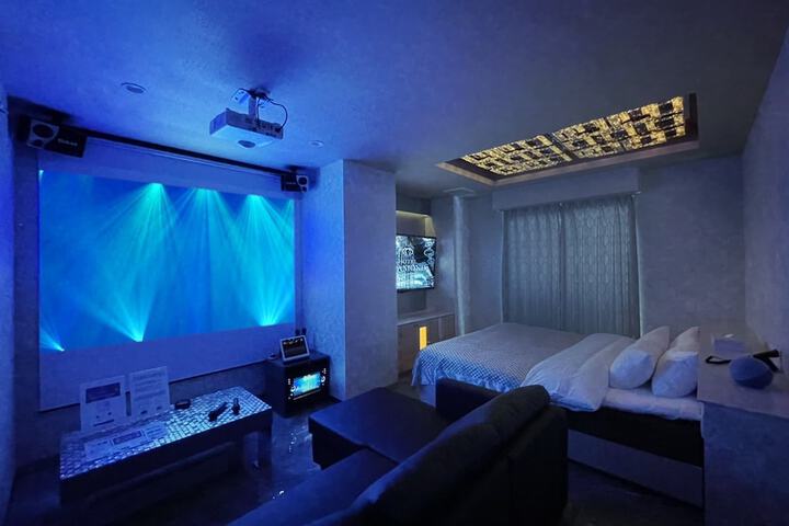 Room 6 of 43