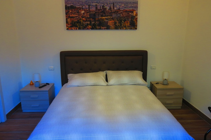 Room 2 of 39