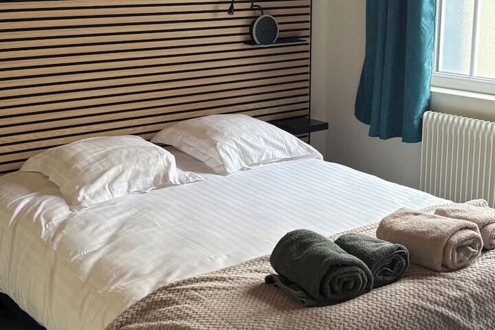 Room 4 of 25