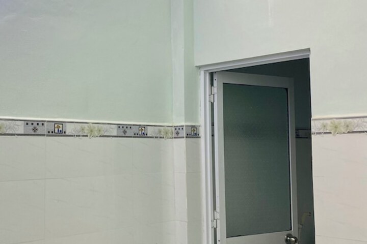 Room 2 of 8
