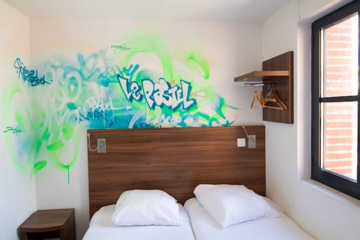 Room 22 of 62