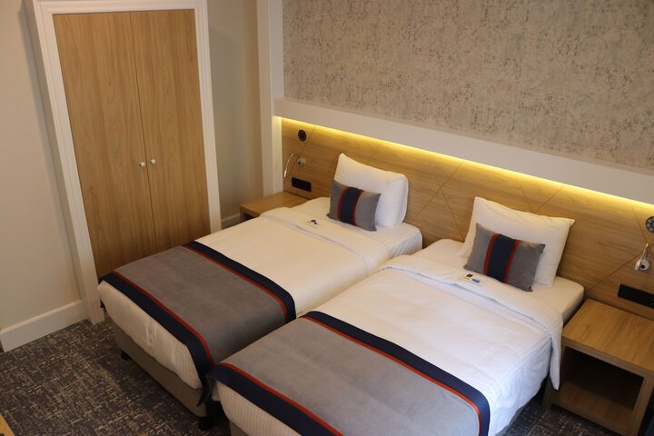 Room 12 of 59