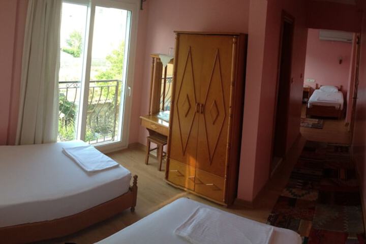 Room 14 of 64
