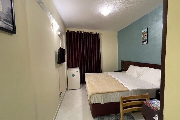 Room 17 of 103