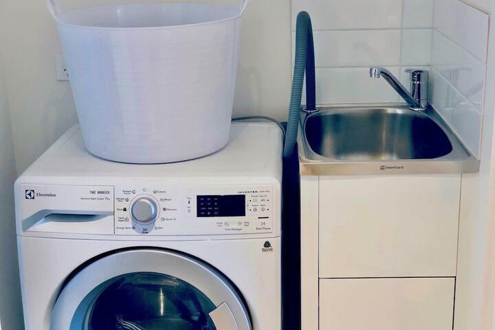 Laundry 25 of 42