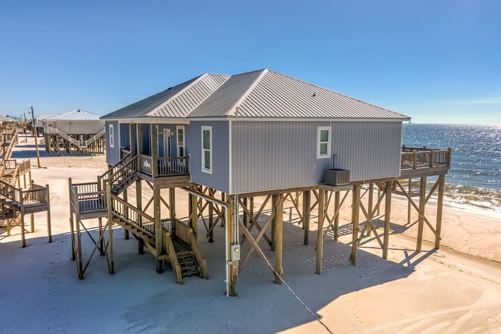 Awake on the Gulf - Gulf Front! Gaze Up at the Stars From Your Large Deck While Listening To The Waves Crash. 4 Bedroom Home by RedAwning
