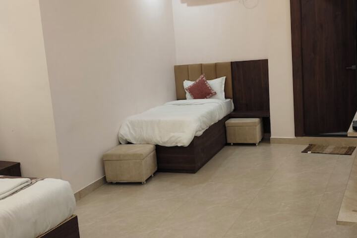 Room 43 of 118