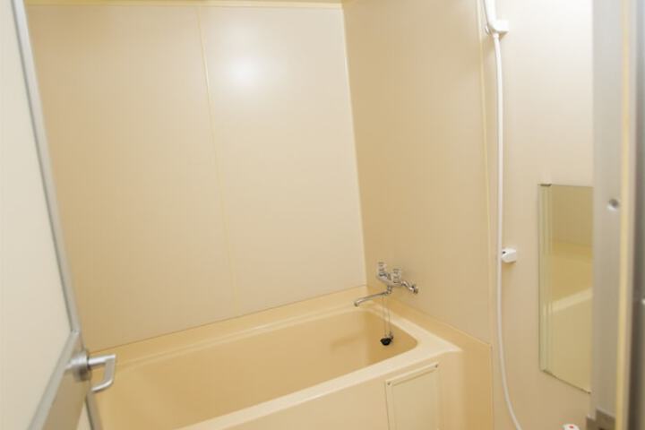 Room 16 of 38