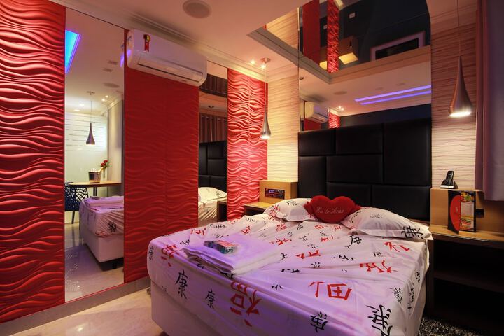 Room 17 of 62