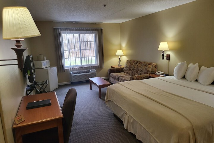 Basic Single Room 2 Double Beds (3 of 7)