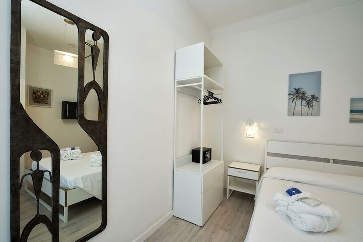 Room 28 of 123