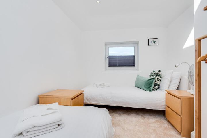 Room 15 of 36