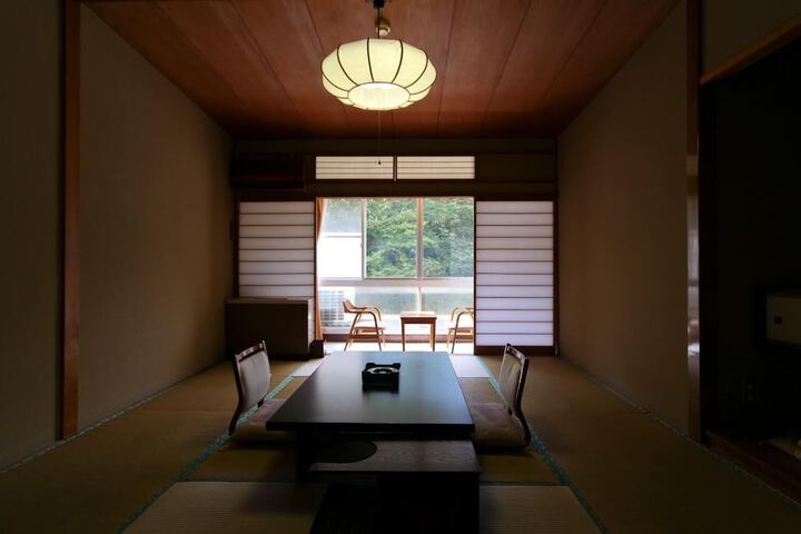 Room 10 of 44
