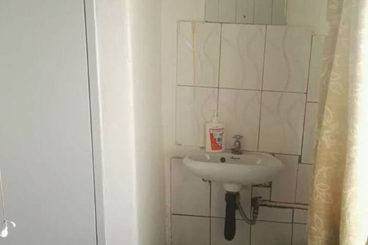 Room 6 of 7