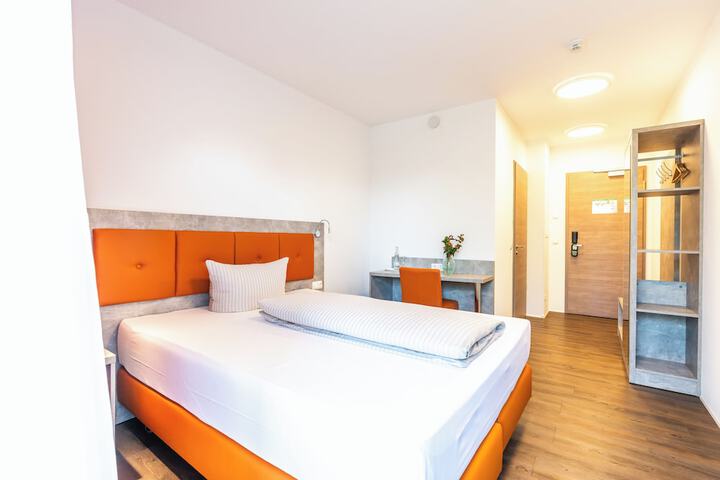 Room 7 of 40