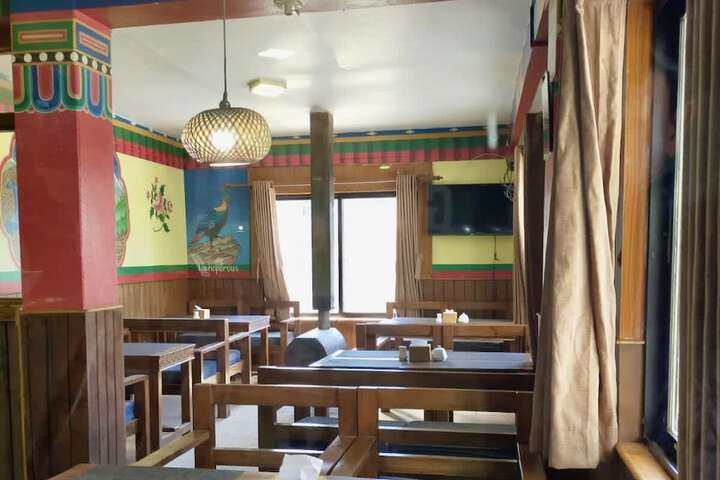 Dining 20 of 51