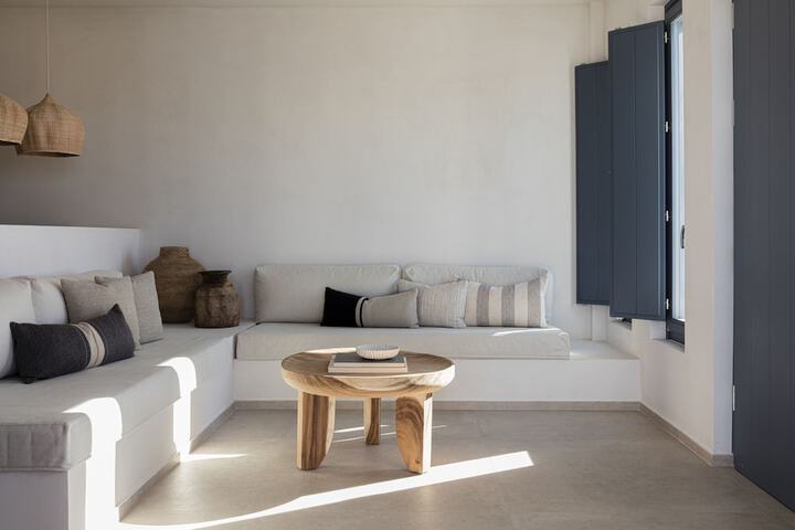 Room 28 of 53