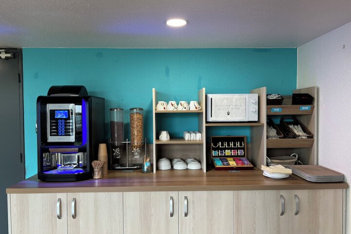 Breakfast/Coffee Service 26 of 41