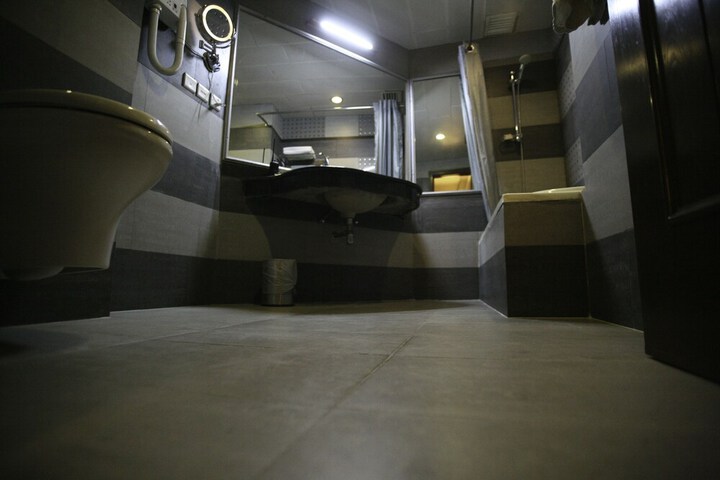 Room 36 of 63