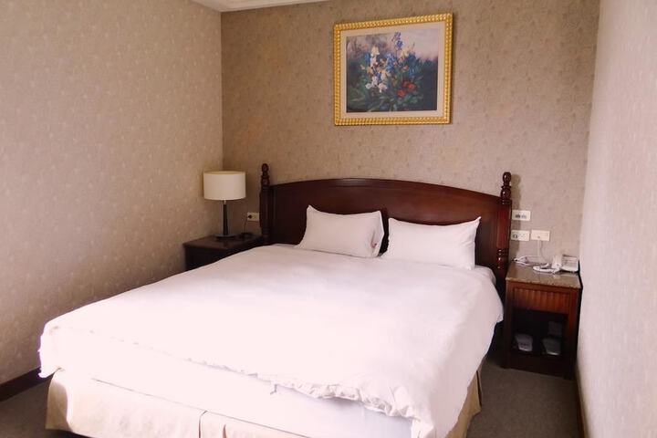 Room 14 of 37
