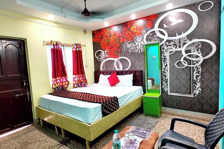Room 5 of 18