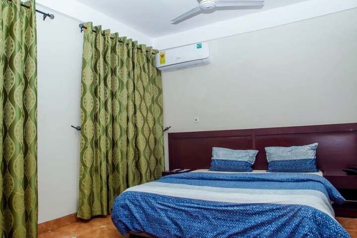 Room 6 of 32