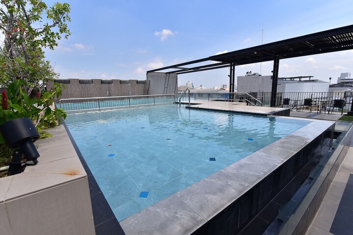 Pool 47 of 49