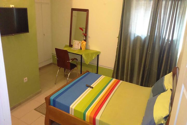 Room 3 of 10